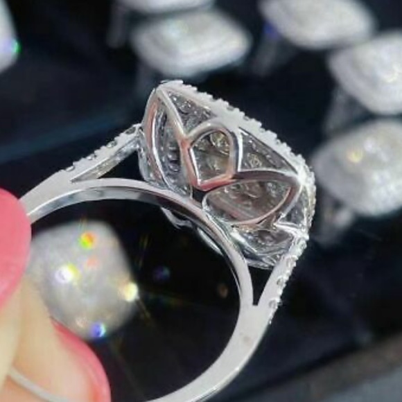 New 925 Sterling silver diamond luxury ring - Picture 7 of 7